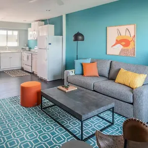  Apartment Chic 1br Near Fashion Square By Wanderjaunt